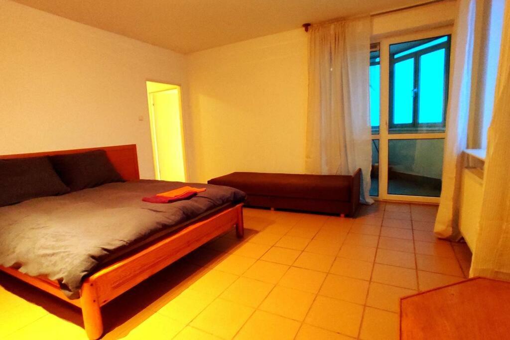 7 * Warszawa